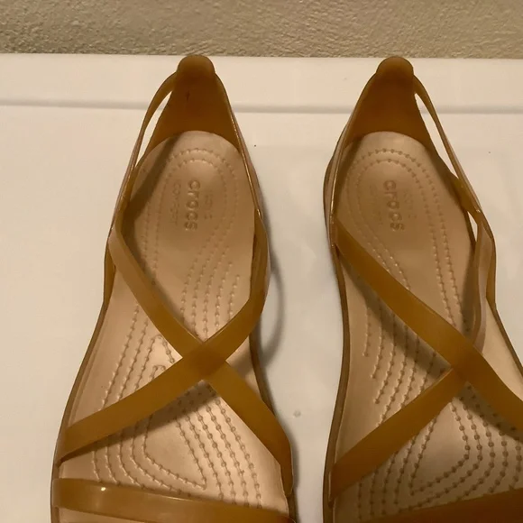 Crocs| Isabella Strappy Sandals, flexible Gemlite™ Straps Iconic Crocs Comfort 7 - Picture 4 of 11